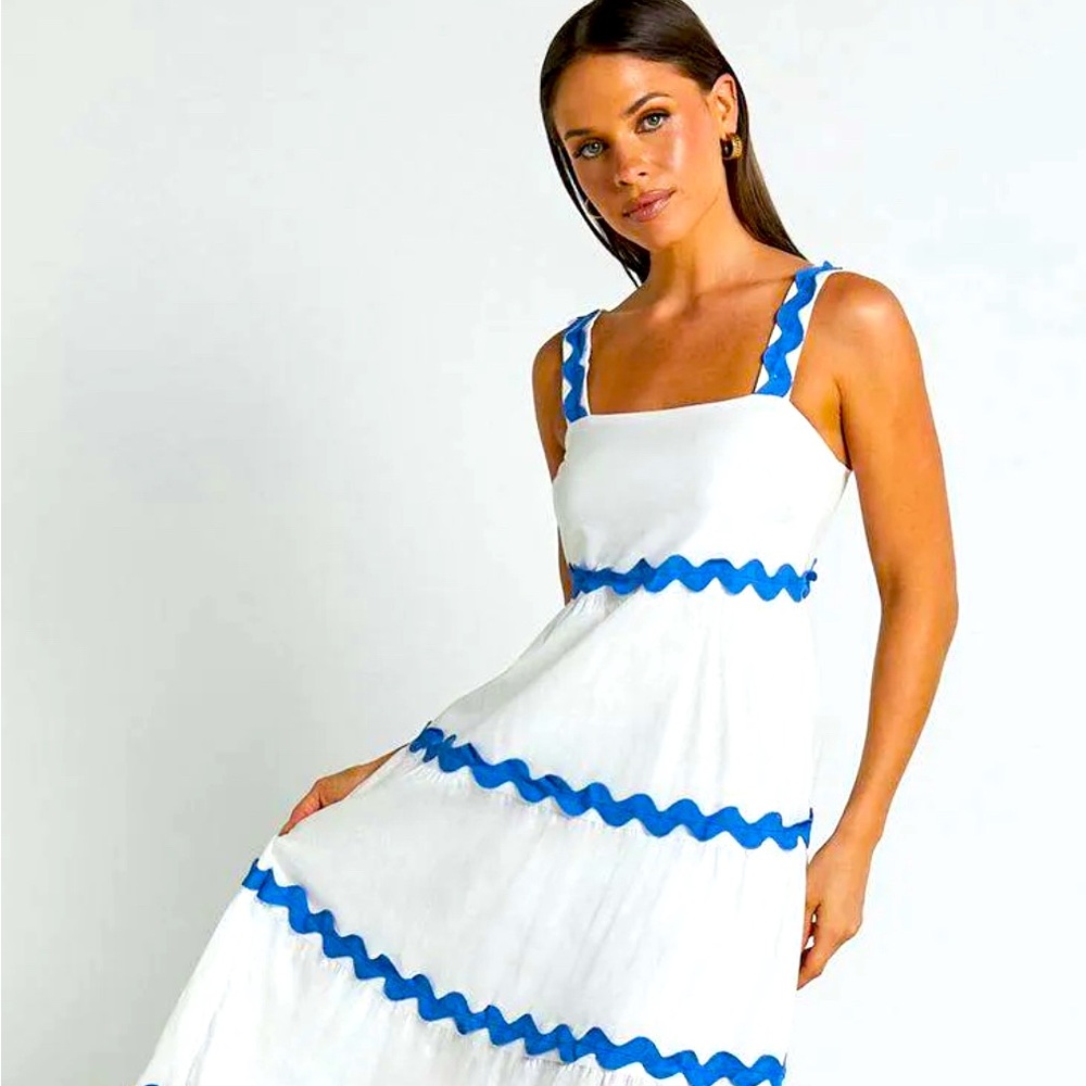 Maxi Dress white with scalloped blue accent